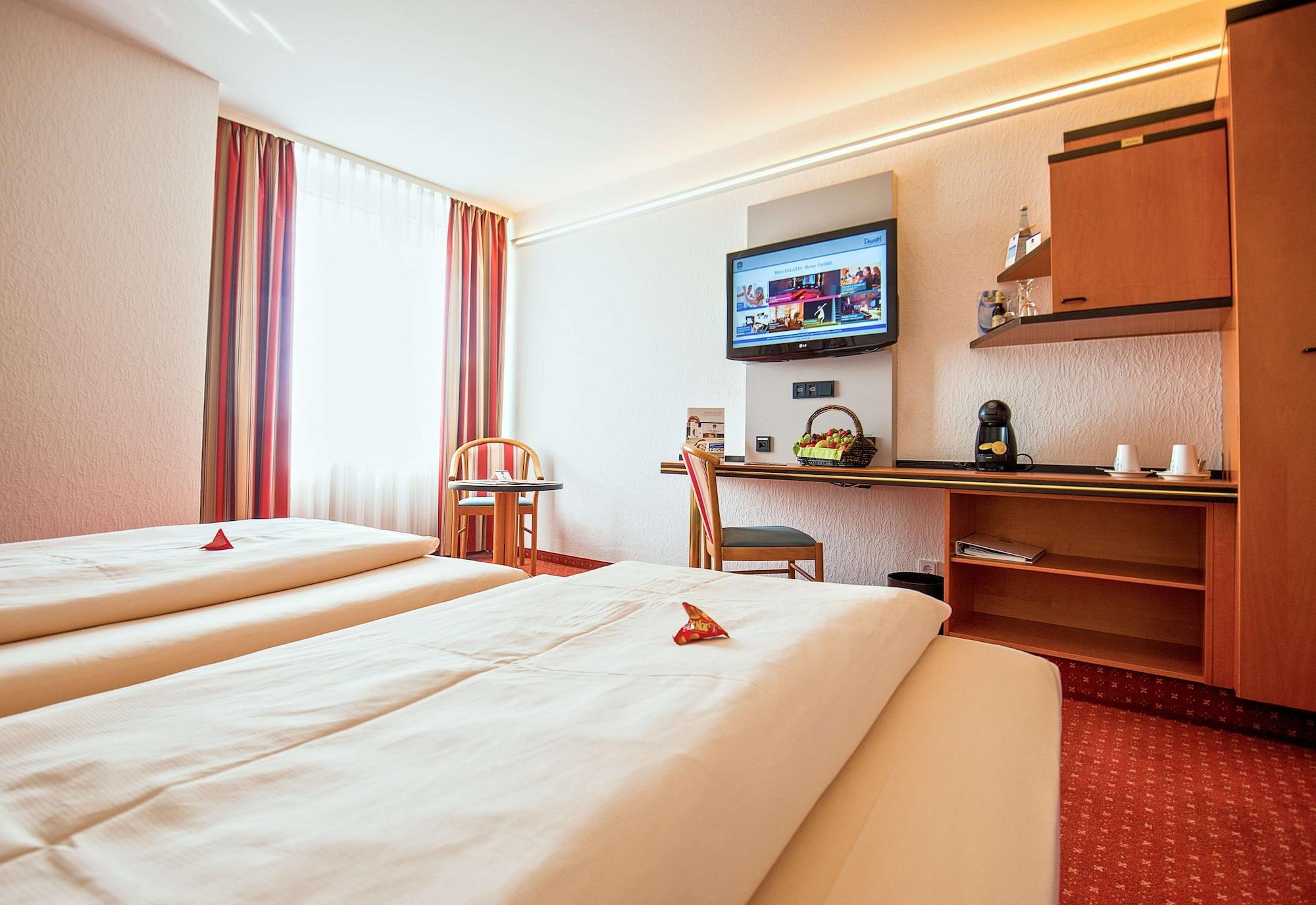Best Western Plus Palatin Kongresshotel ヴィースロッホ エクステリア 写真